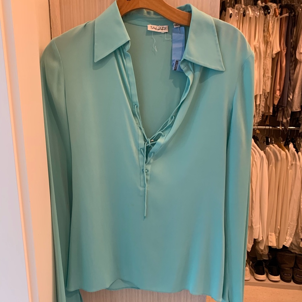 Tahari blouse size small